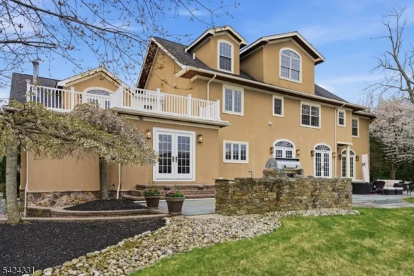 $2,199,900 | 11 North Pocono Road, Mountain Lakes, NJ 07046