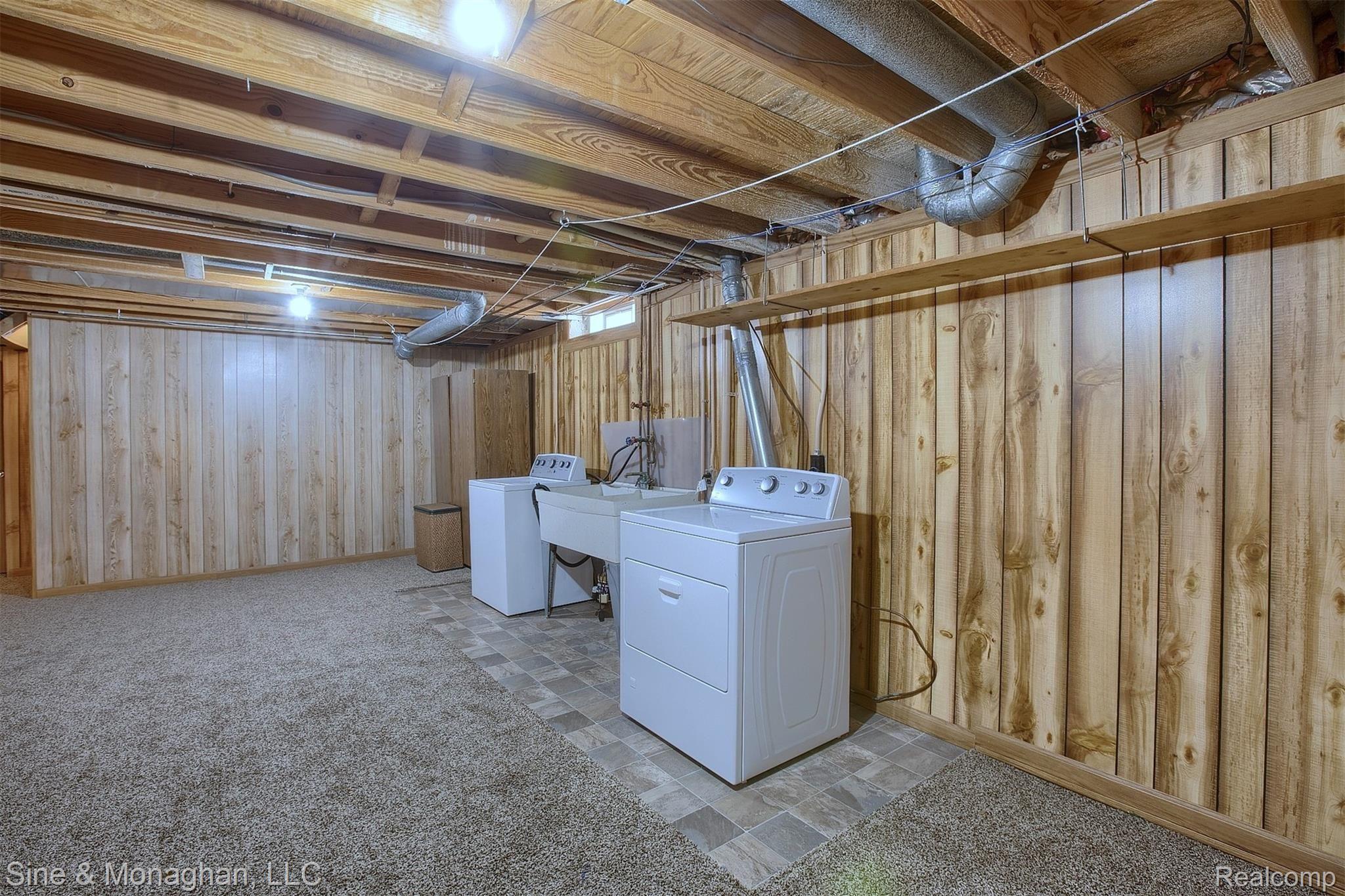 35 Vernier Road Grosse Pointe, MI 48236 - Photo 25 of 38 27-Laundry Room.jpg