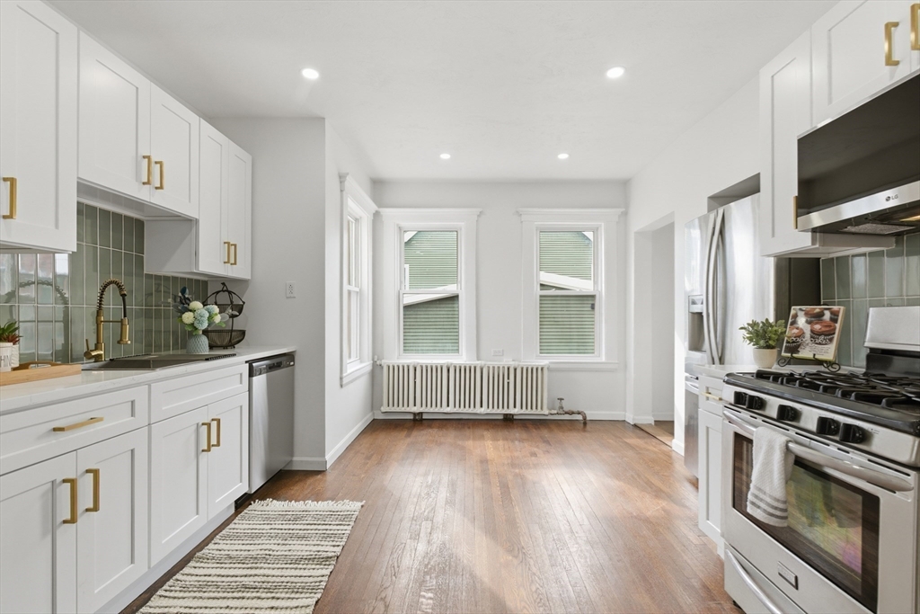 9 Robbins Street Waltham, MA 02453 - Photo 14 of 36
