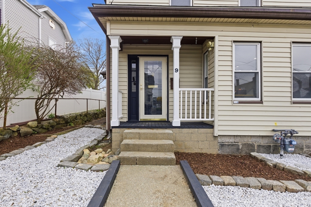 9 Robbins Street Waltham, MA 02453 - Photo 3 of 36