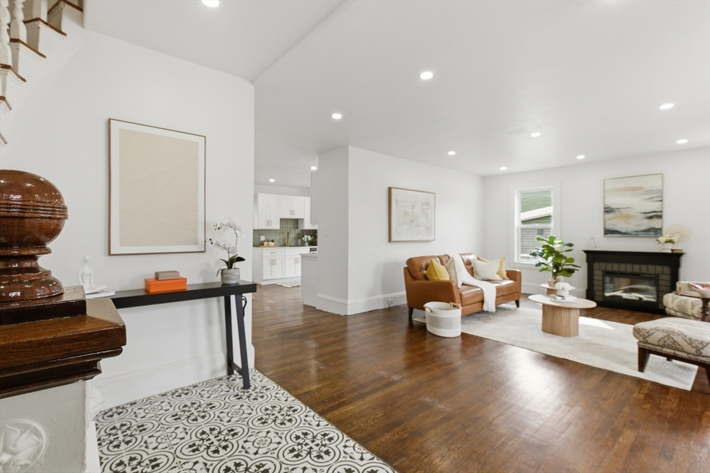 9 Robbins Street Waltham, MA 02453 - Photo 6 of 36
