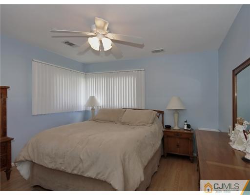 19 Kendall Road Kendall Park, NJ 08824 - Photo 12 of 16 Gallery Image 12