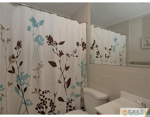 19 Kendall Road Kendall Park, NJ 08824 - Photo 13 of 16 Gallery Image 13