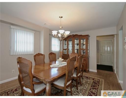 19 Kendall Road Kendall Park, NJ 08824 - Photo 6 of 16 Gallery Image 6