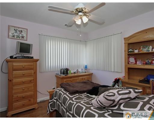 19 Kendall Road Kendall Park, NJ 08824 - Photo 10 of 16 Gallery Image 10