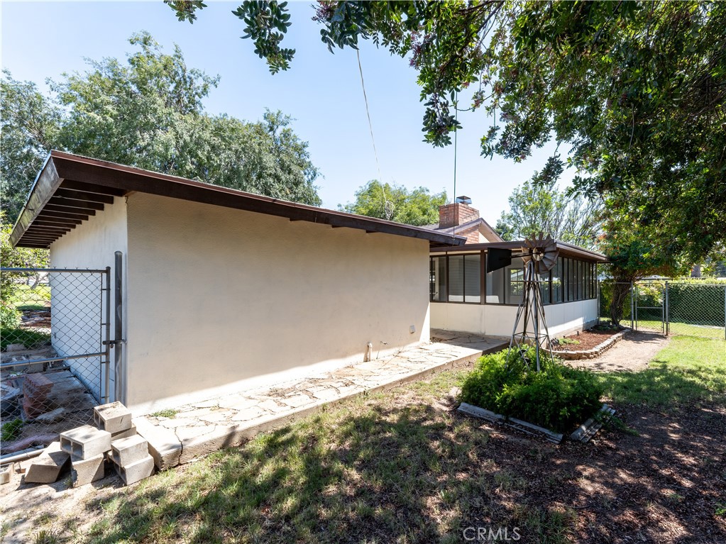 5247 Monterey Road Riverside, CA 92506 - Photo 17 of 21