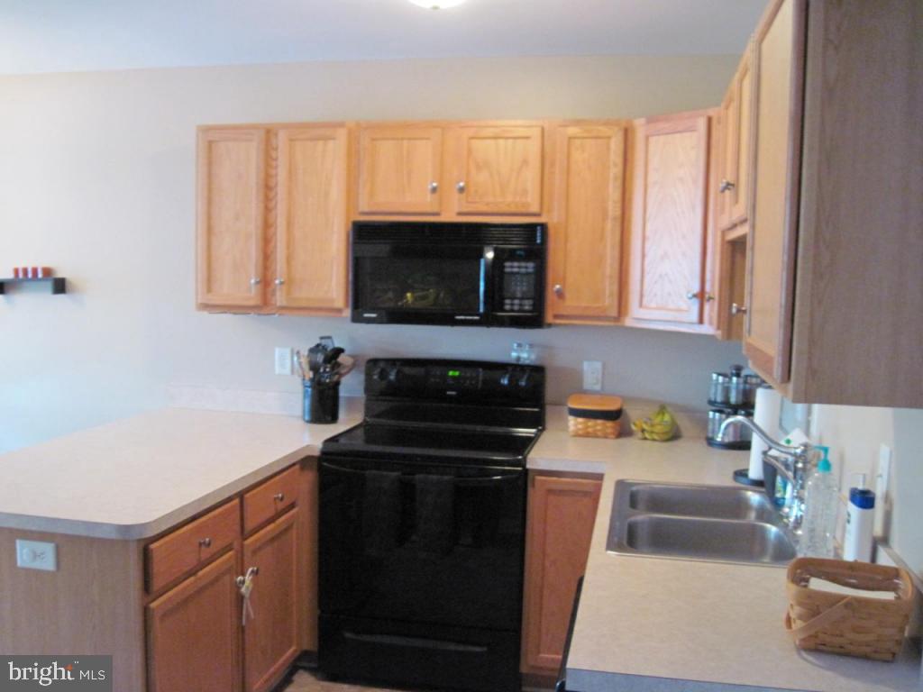 35 Sandstone Court Lititz, PA 17543 - Photo 8 of 17