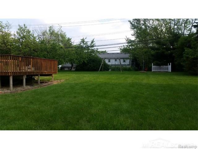 2551 Roseview Drive Rochester Hills, MI 48306 - Photo 10 of 39