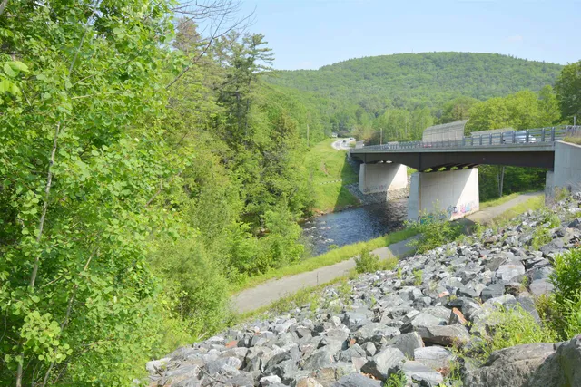 $299,000 | 503 Dartmouth College Highway, Lebanon, NH 03766