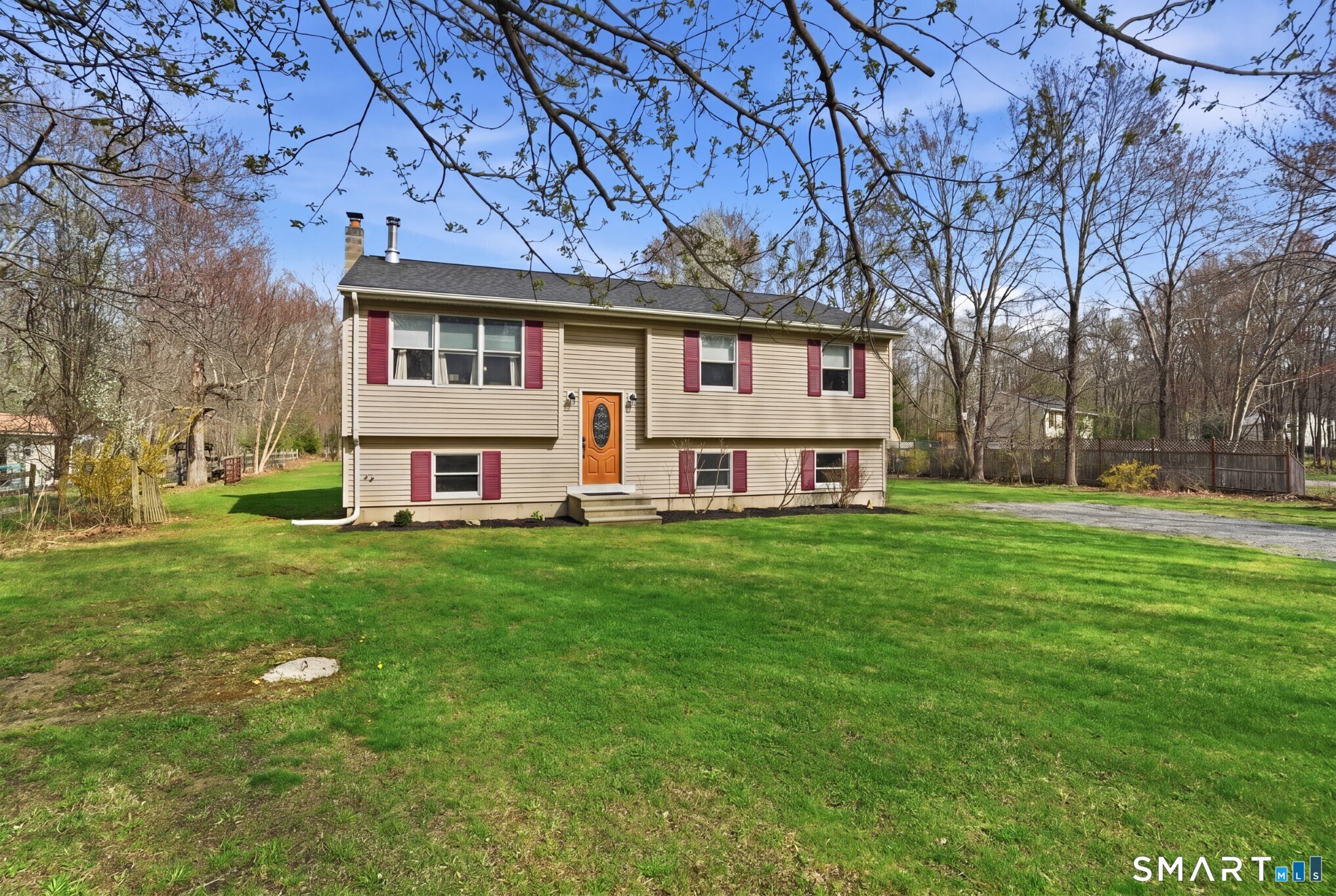 388 Spaulding Road Plainfield, CT 06374 - Photo 2 of 37