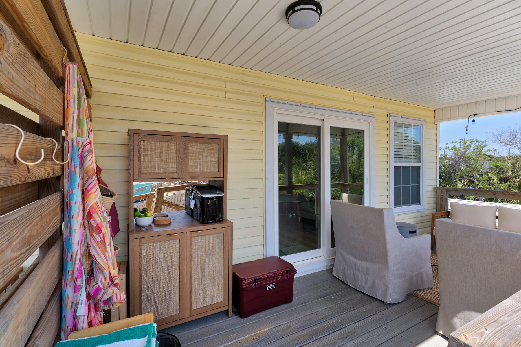21924 Front Beach Road Panama City Beach, FL 32413 - Photo 75 of 120 a living room with furniture and a flat screen tv