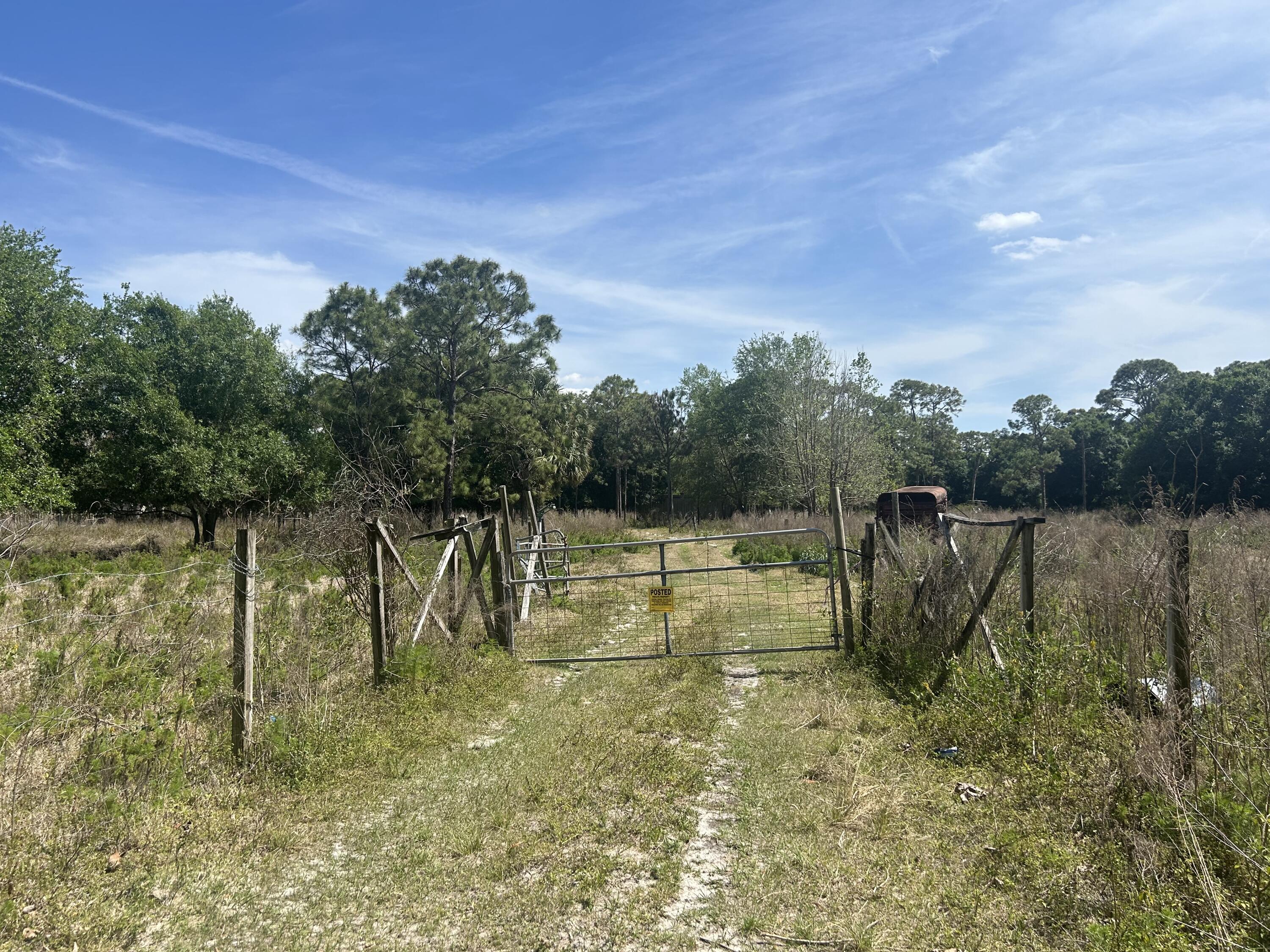 4810 Windmill Road Loxahatchee, FL 33470 - Photo 3 of 34 a view of a lake view