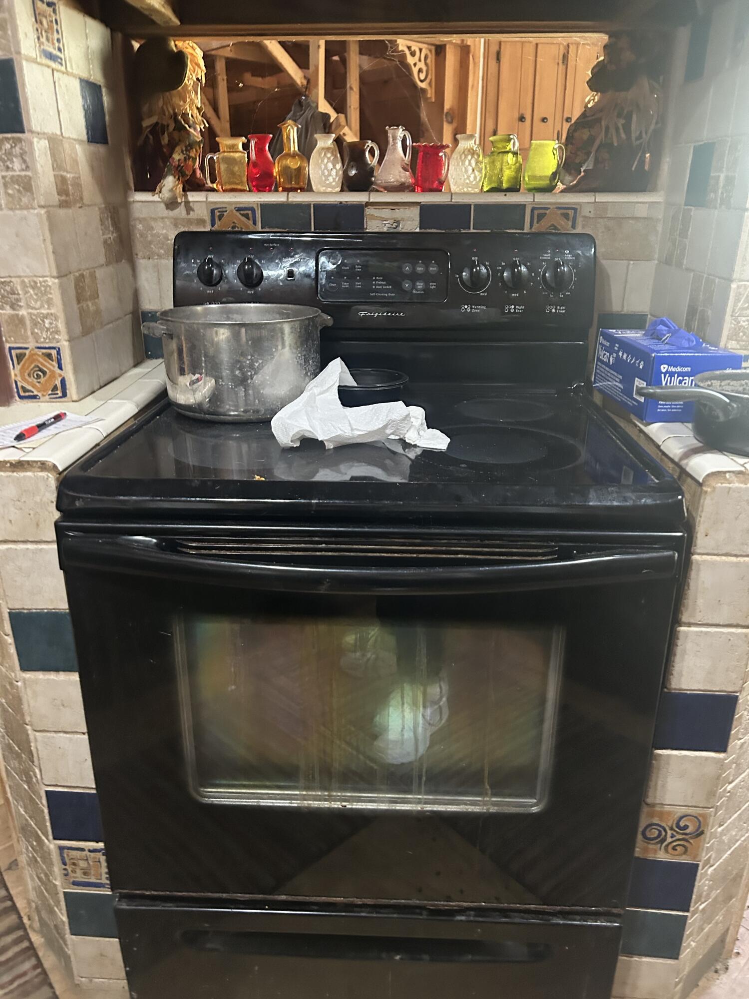 4810 Windmill Road Loxahatchee, FL 33470 - Photo 31 of 34 a close view of water stove