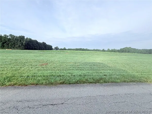 $150,000 | 2 Snow Road, Henryville, IN 47126