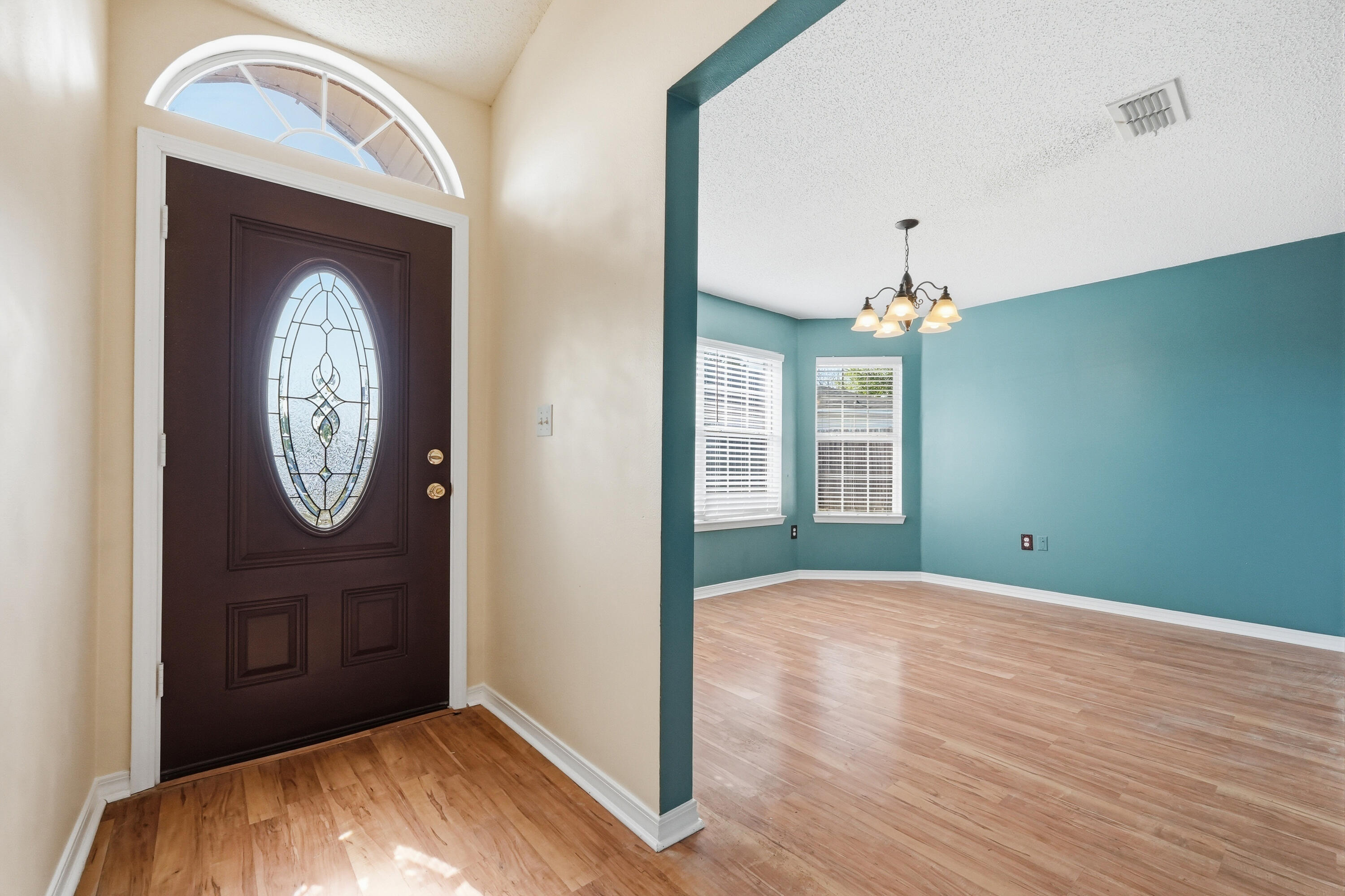 210 Limestone Circle Crestview, FL 32539 - Photo 3 of 27 210 limestone cir-12