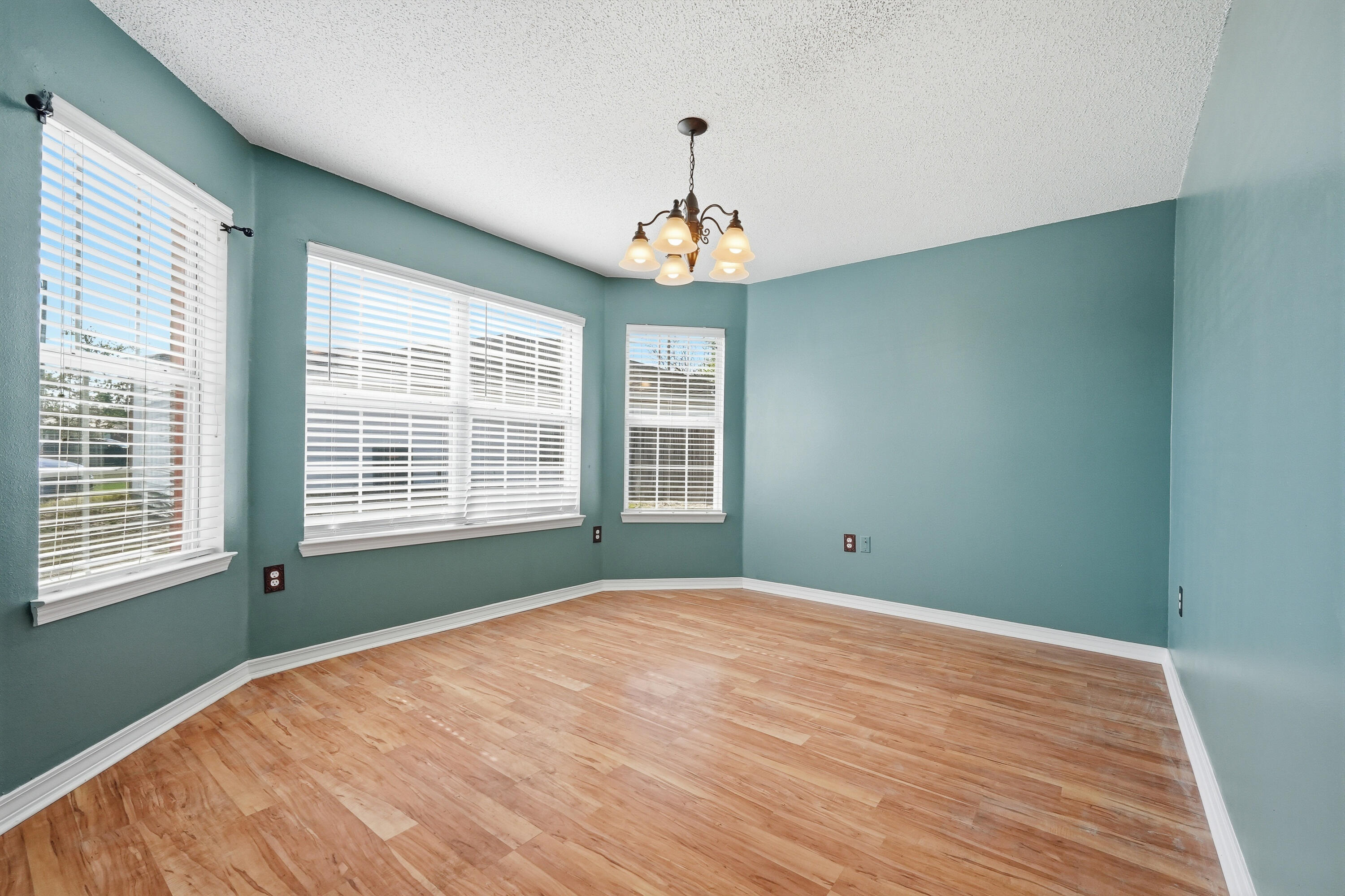 210 Limestone Circle Crestview, FL 32539 - Photo 4 of 27 210 limestone cir-13