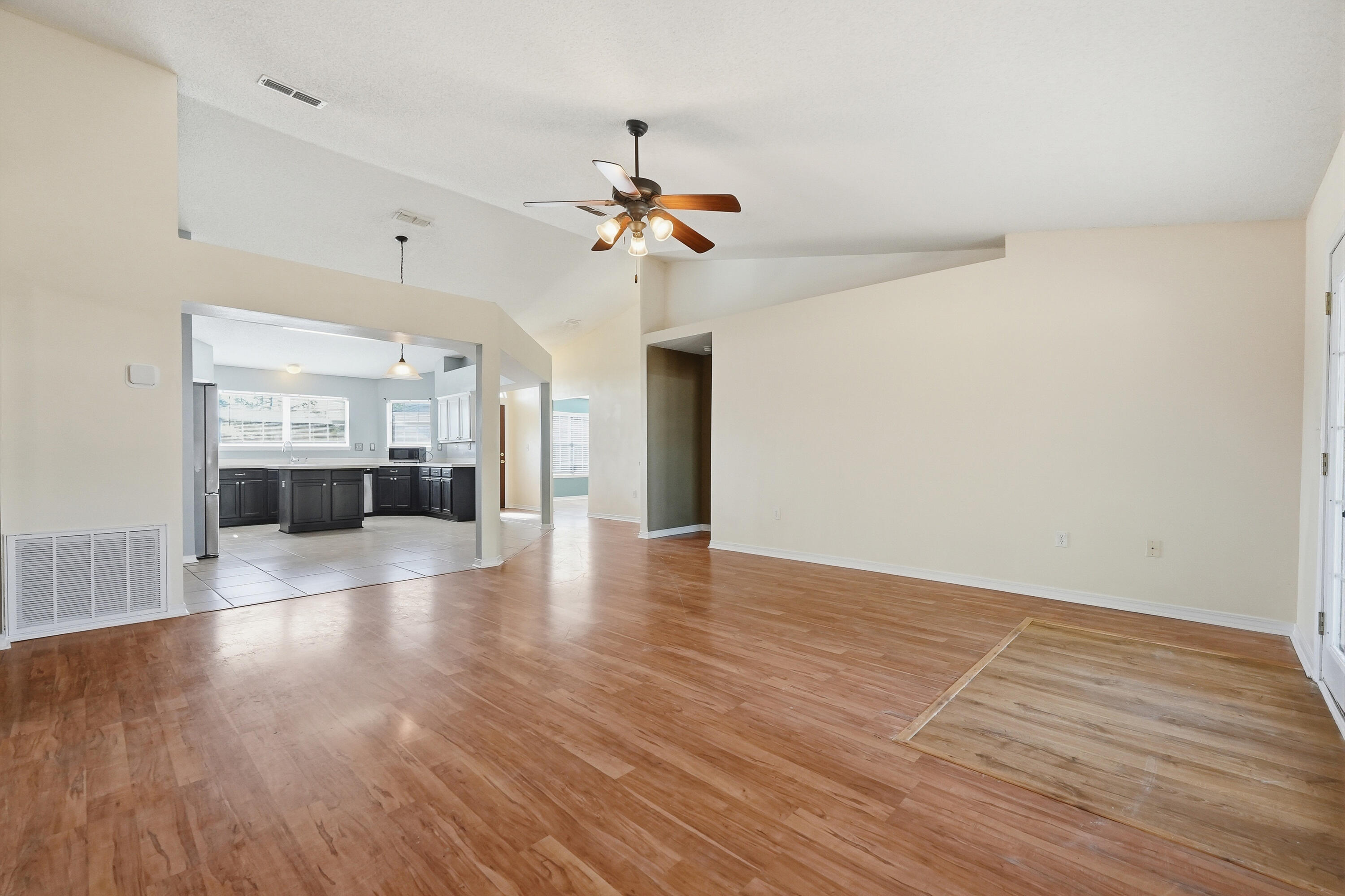 210 Limestone Circle Crestview, FL 32539 - Photo 10 of 27 210 limestone cir-25