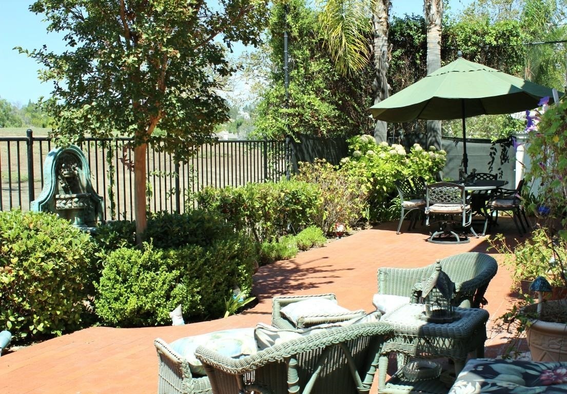 14572 Rutledge Square San Diego, CA 92128 - Photo 2 of 25 Relaxing, Easy-Maintenance Yard