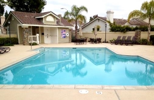 14572 Rutledge Square San Diego, CA 92128 - Photo 4 of 25 Community Pool