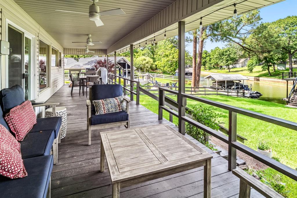 111 Ridgeoak Way Tool, TX 75143 - Photo 16 of 24 a view of a patio with wooden floor
