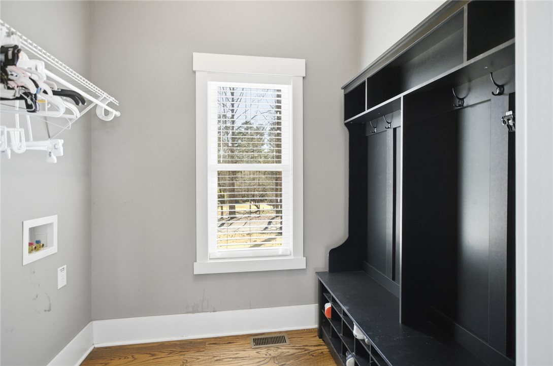401 Promontory Ridge Seneca, SC 29672 - Photo 15 of 28 Laundry Room