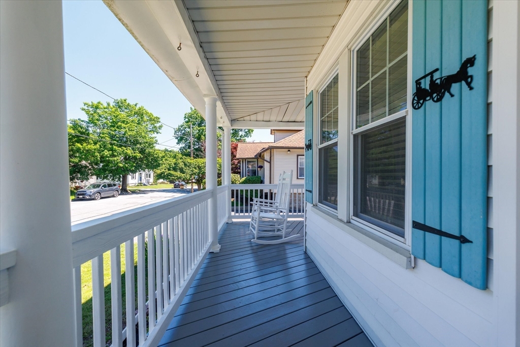 18 Healy Road Worcester, MA 01603 - Photo 4 of 20