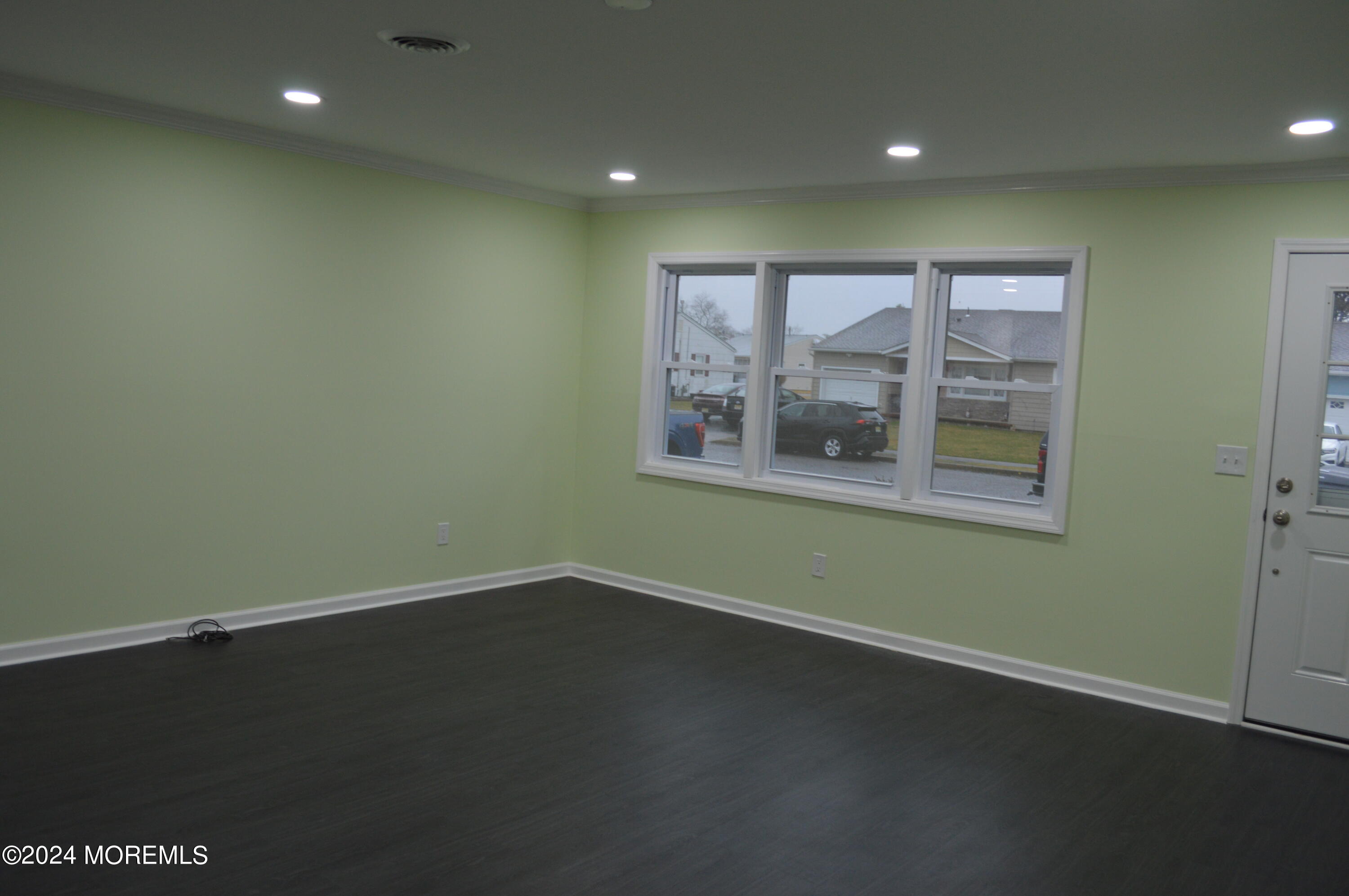 21 Coventry Road Toms River, NJ 08757 - Photo 7 of 33 2024-03-06 17.46.37