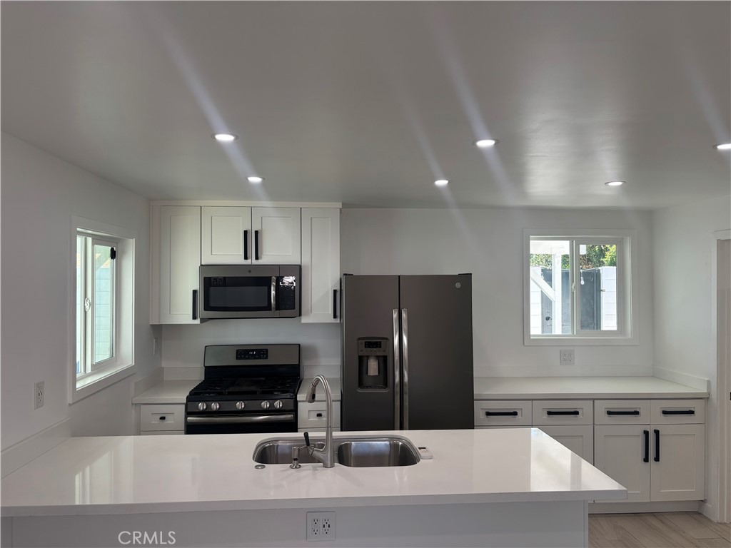 8639 Bothwell Road Northridge, CA 91324 - Photo 4 of 20