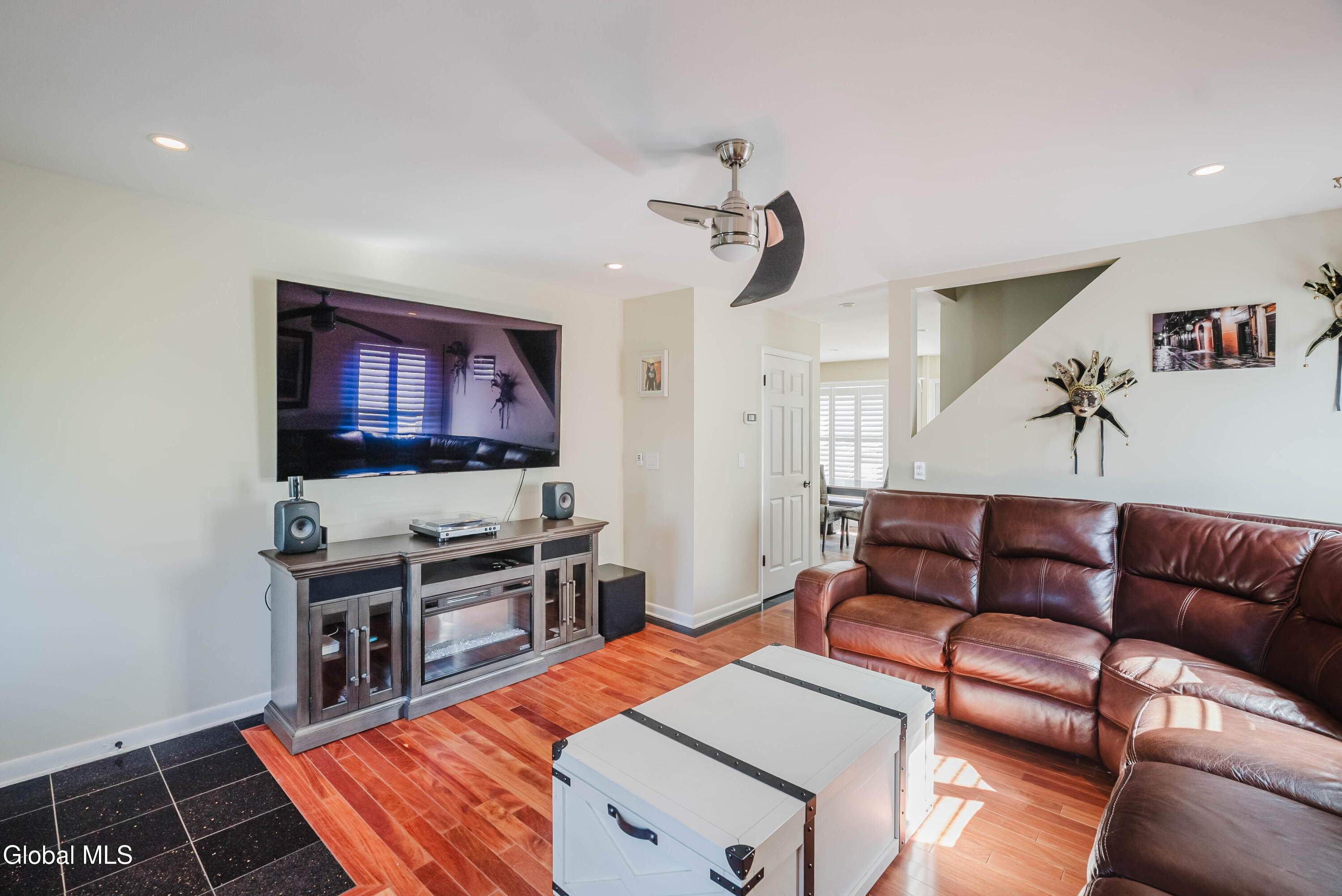 10 Cooks Court Halfmoon, NY 12188 - Photo 4 of 43 12