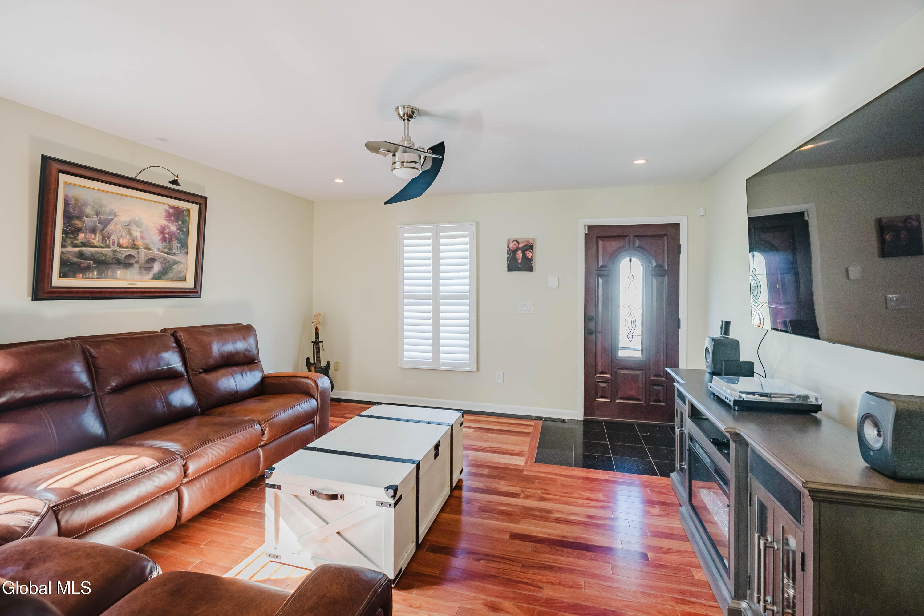 10 Cooks Court Halfmoon, NY 12188 - Photo 5 of 43 13