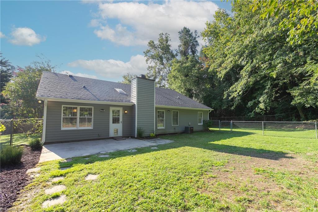 2300 Rivershore Court High Point, NC 27265 - Photo 26 of 32 Gallery Image 26