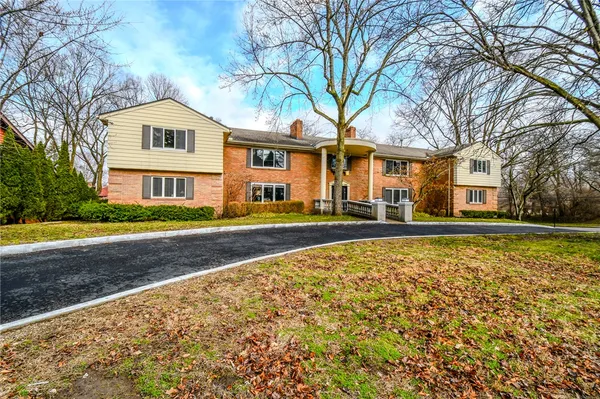 $3,500 | 121 East Schantz Avenue, Unit 3, Oakwood, OH 45409