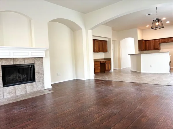 $2,300 | 437 Carver, Wylie, TX 75098