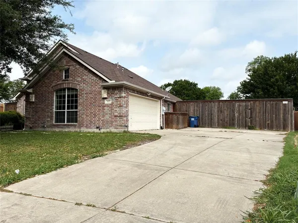 $2,300 | 437 Carver, Wylie, TX 75098