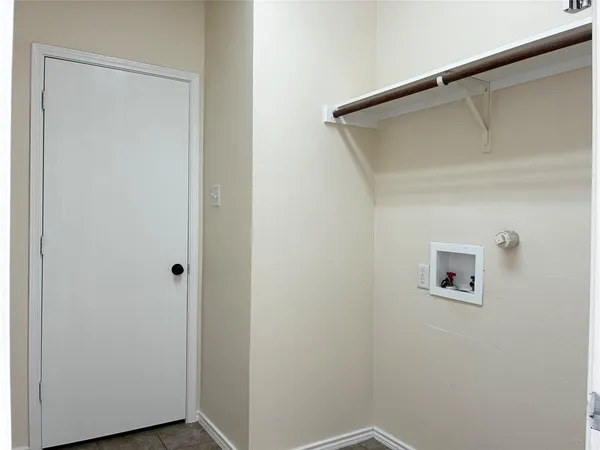 $2,300 | 437 Carver, Wylie, TX 75098