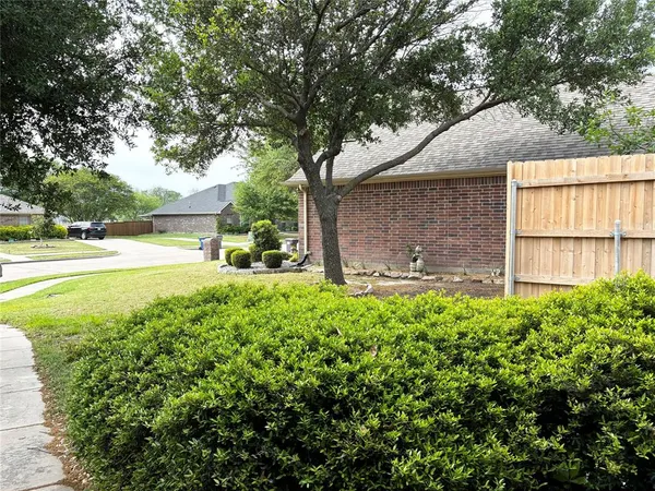 $2,300 | 437 Carver, Wylie, TX 75098