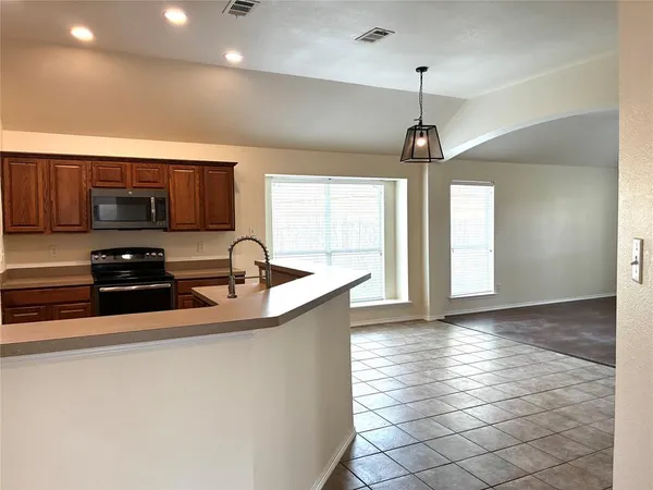 $2,300 | 437 Carver, Wylie, TX 75098