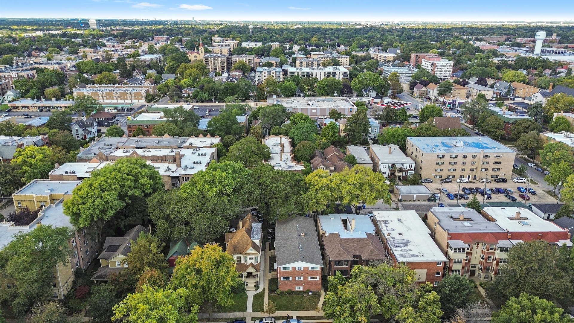 327 Wisconsin Avenue, Unit 5B Oak Park, IL 60302 - Photo 16 of 18 an aerial view of residential houses with outdoor space and parking