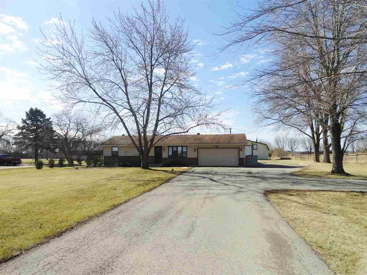 5375 Baxter Road Rockford, IL 61109 - Photo 14 of 14 a view of large yard with large trees
