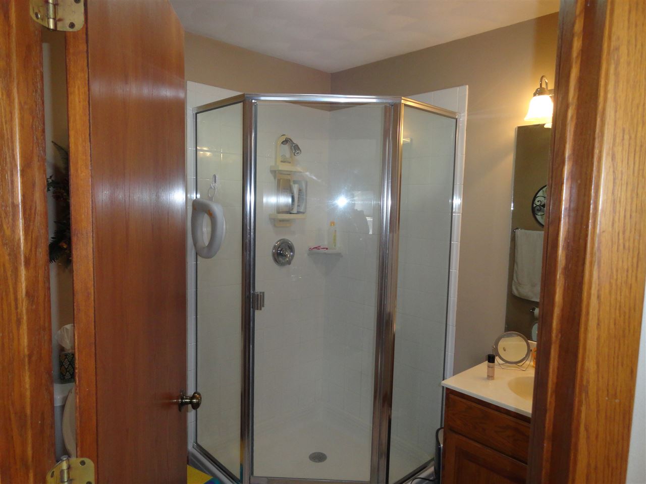 5375 Baxter Road Rockford, IL 61109 - Photo 6 of 14 a bathroom with a shower and a sink