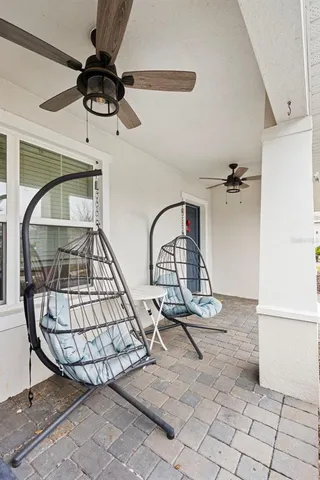 a view of a livingroom with furniture