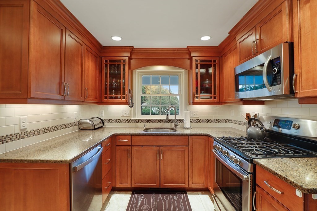 104 Indian Head Road Framingham, MA 01701 - Photo 4 of 36 Gallery Image 4
