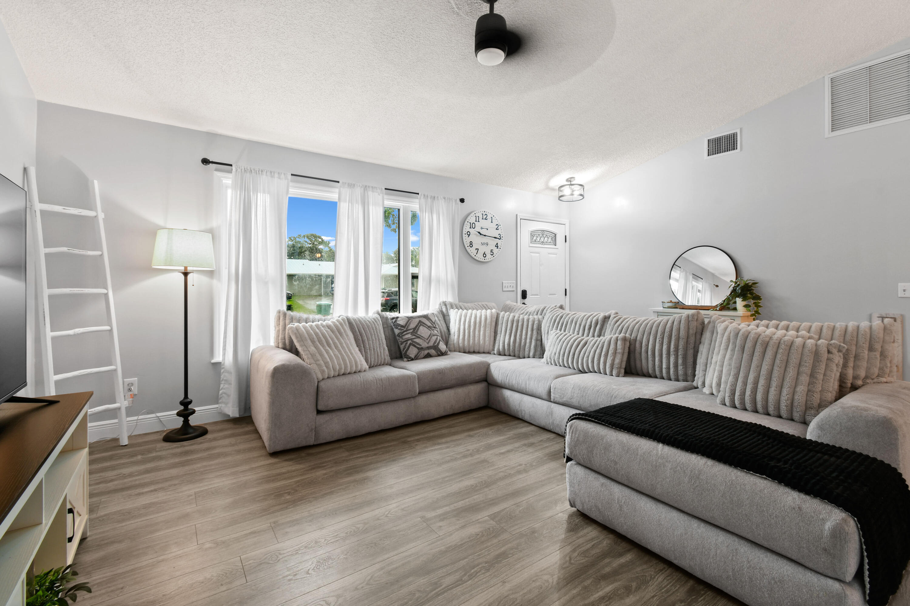 7105 Pensacola Road Fort Pierce, FL 34951 - Photo 8 of 38 7105PensacolaRd(13)