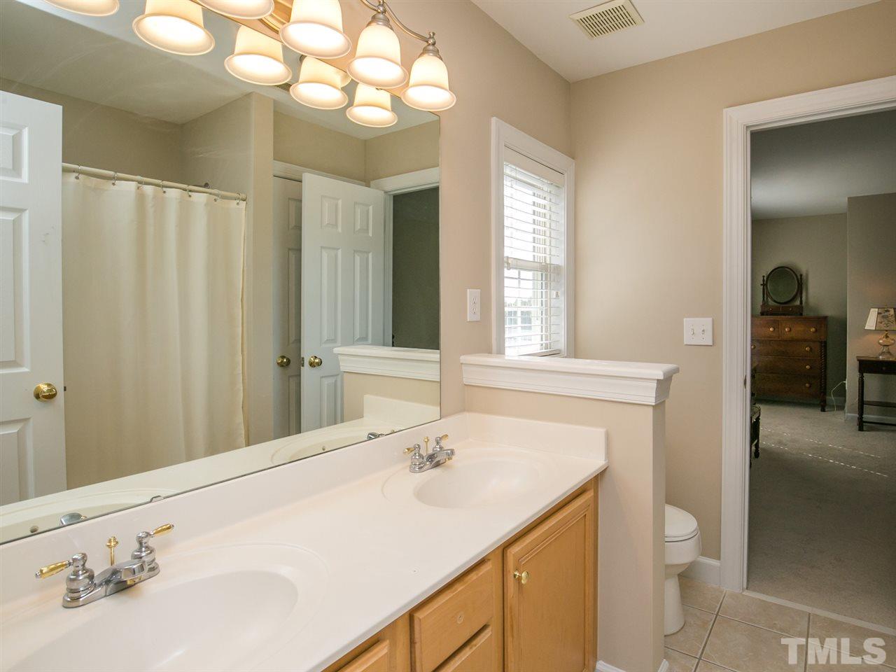 12416 Mayhurst Place Raleigh, NC 27614 - Photo 15 of 25 Jack and Jill Bath