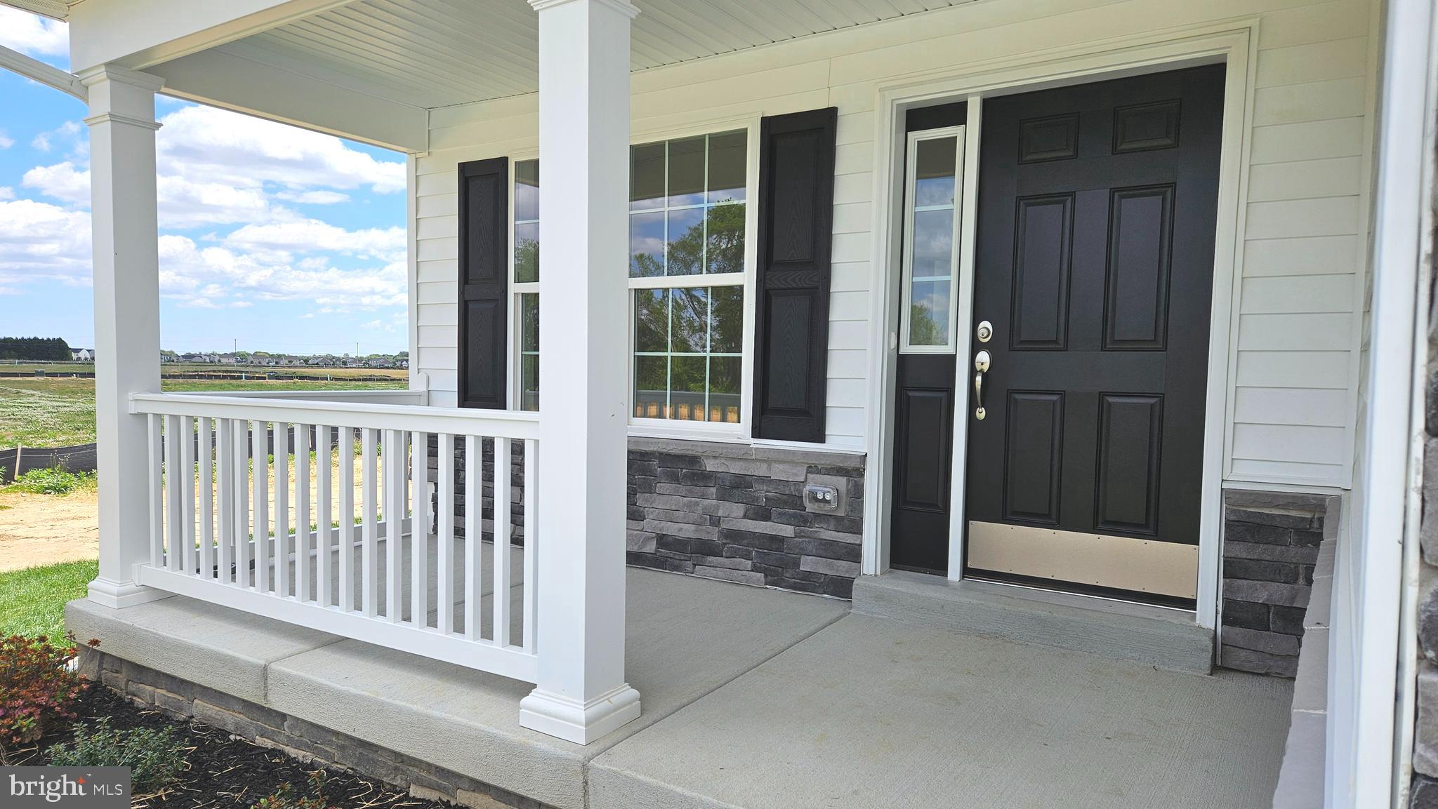 231 Doylestown Road Smyrna, DE 19977 - Photo 2 of 37 Front Porch