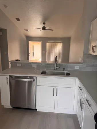 $1,450 | 1125 East Rohe Street, Unit B, Tarpon Springs, FL 34689