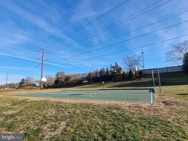 $3,000 | 13111 Shadowbrook Lane, Fairfax, VA 22033