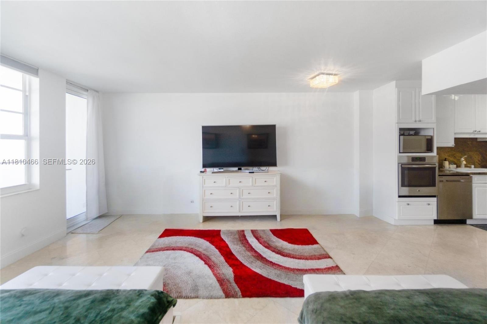 100 Lincoln Road, Unit 827 Miami Beach, FL 33139 - Photo 5 of 17