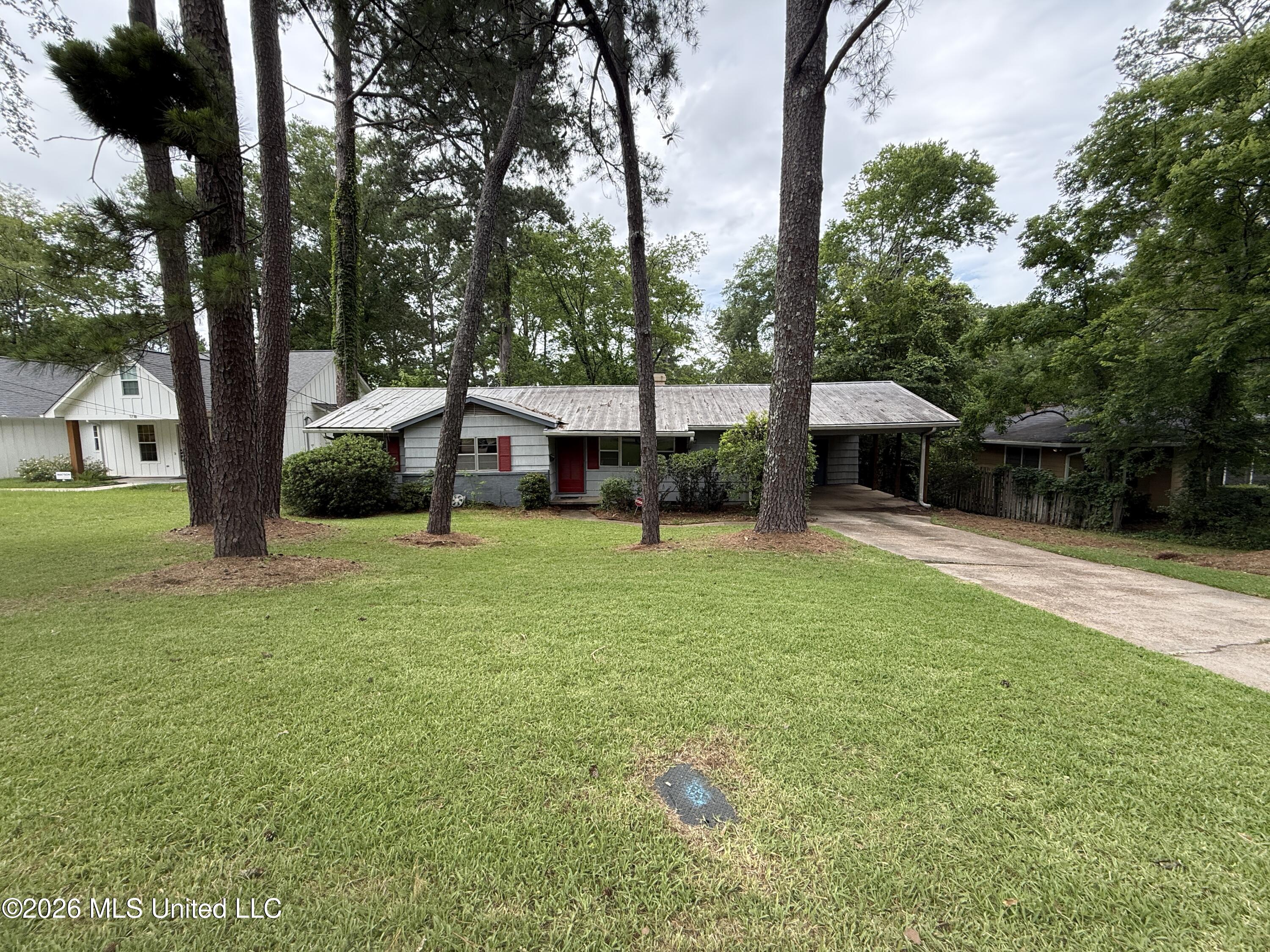 1726 Winchester Street Jackson, MS 39211 - Photo 3 of 39 IMG_8137