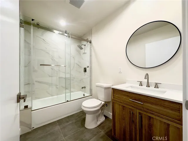 $3,950 | 15950 Cohasset Street, Van Nuys, CA 91406